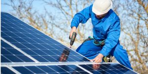 Installation Maintenance Panneaux Solaires Photovoltaïques à Gourbesville
